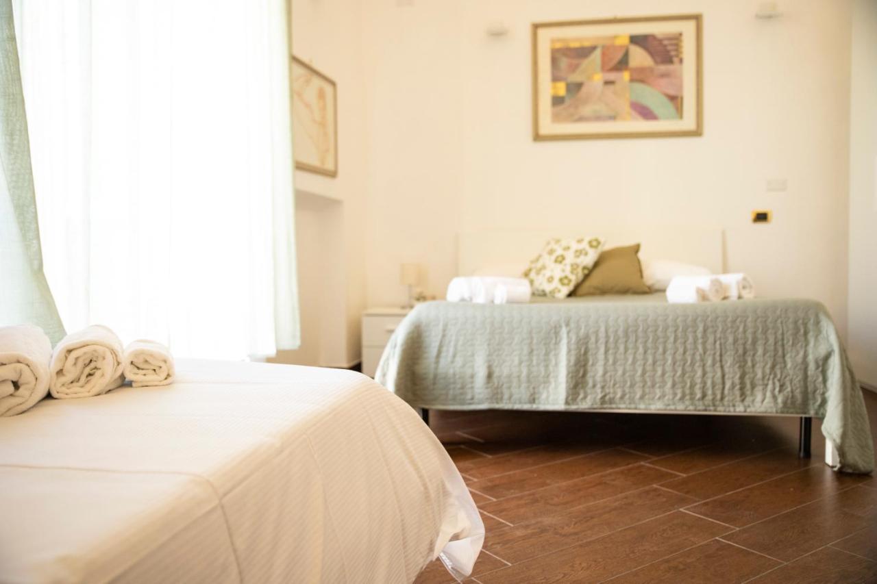 Palazzo De Brado Bed & Breakfast Trani Dış mekan fotoğraf